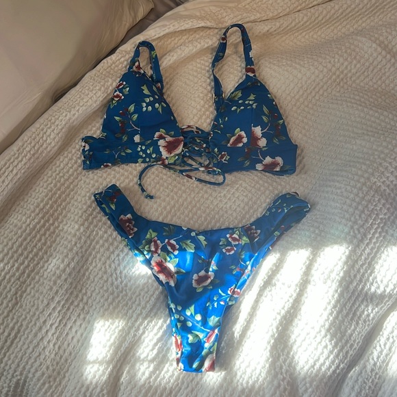 Bikini never worn! Adjustable - Picture 1 of 3